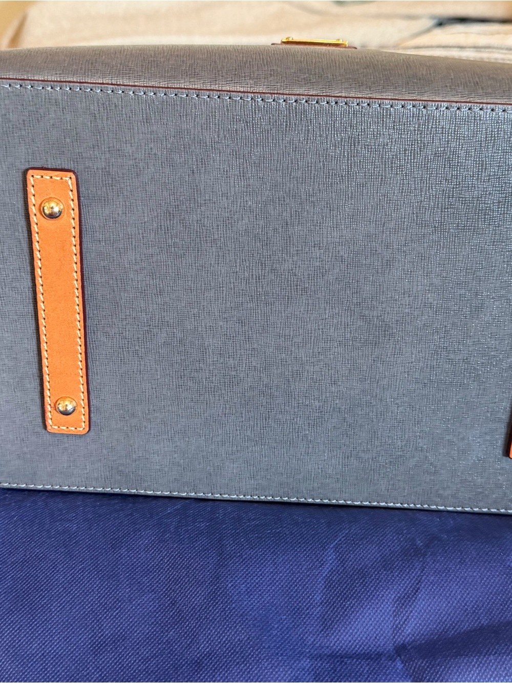 NWT Dooney & Bourke Russel Pebbly Gray Tote with duster - Picture 4 of 8